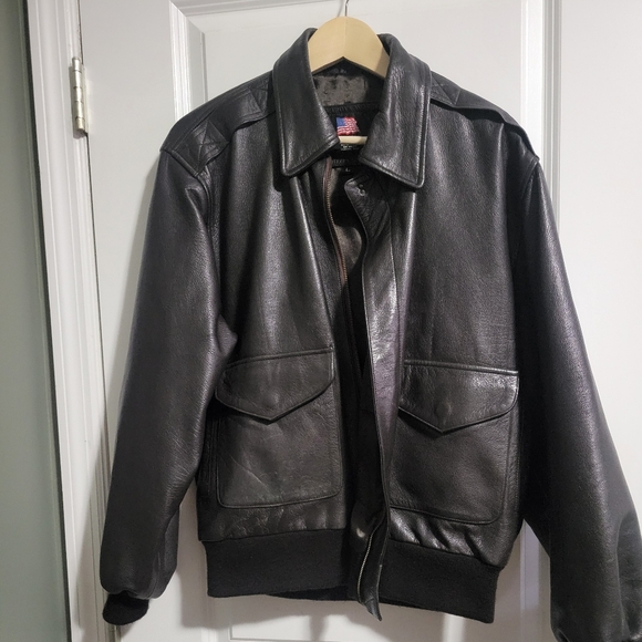 US Wings Other - Men's Classic Vintage 90s Black Leather Bomber Jacket